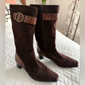 Elegant Brown Croc-Embossed Heeled Boots from Dorndorf